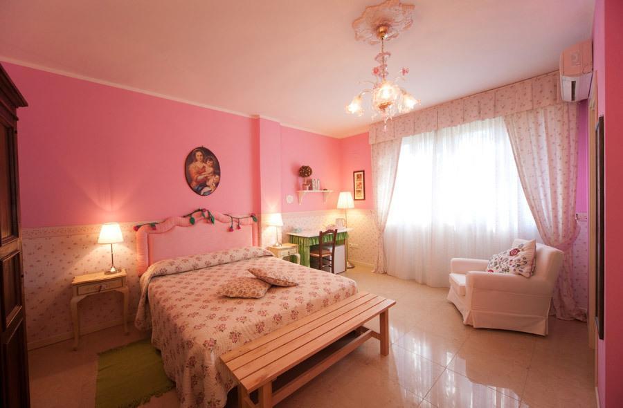 Sasso Feltrio Rose E Merlettiゲストハウス 部屋 写真